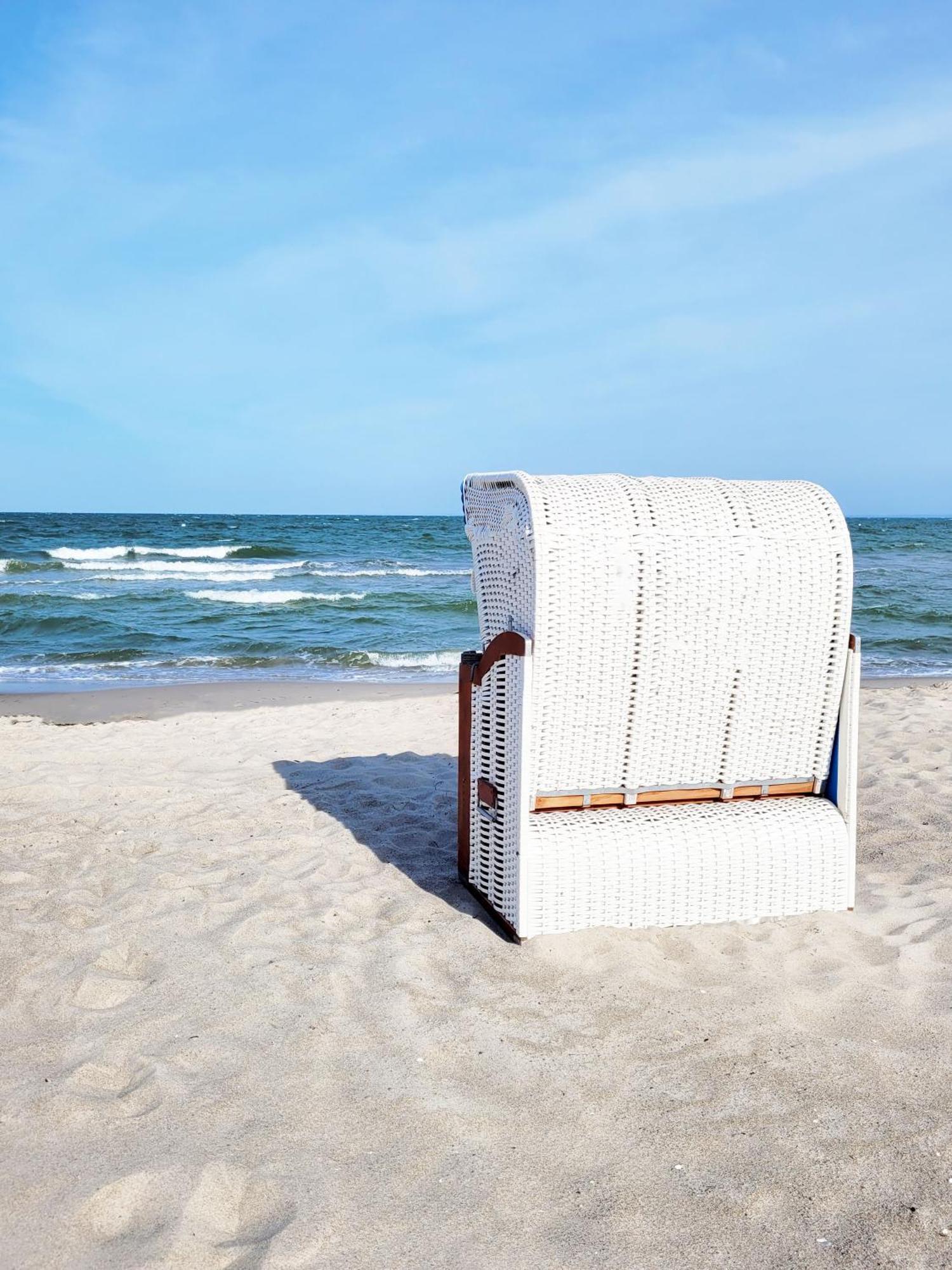 Hochwertige Ferienwohnung Mit Sonnenterrasse & Gartenblick, Nur Wenige Gehminuten Zum Strand Scharbeutz Exterior foto